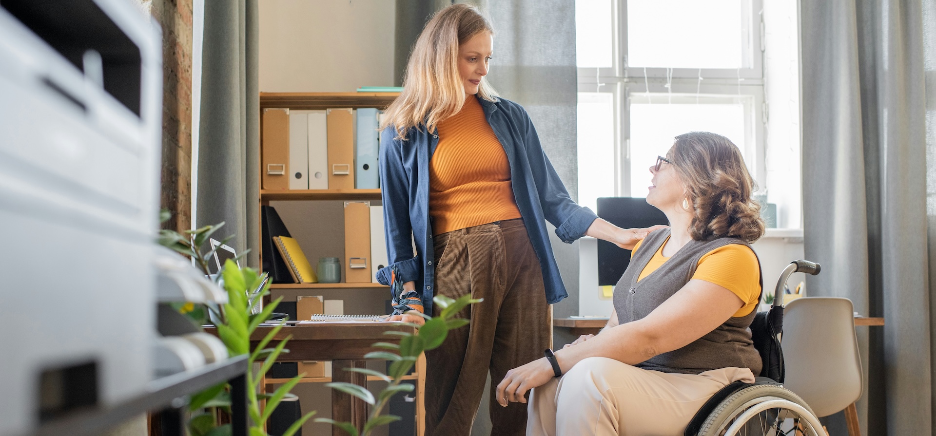 Mitarbeitende im &ouml;ffentlichen Dienst im Gespr&auml;ch